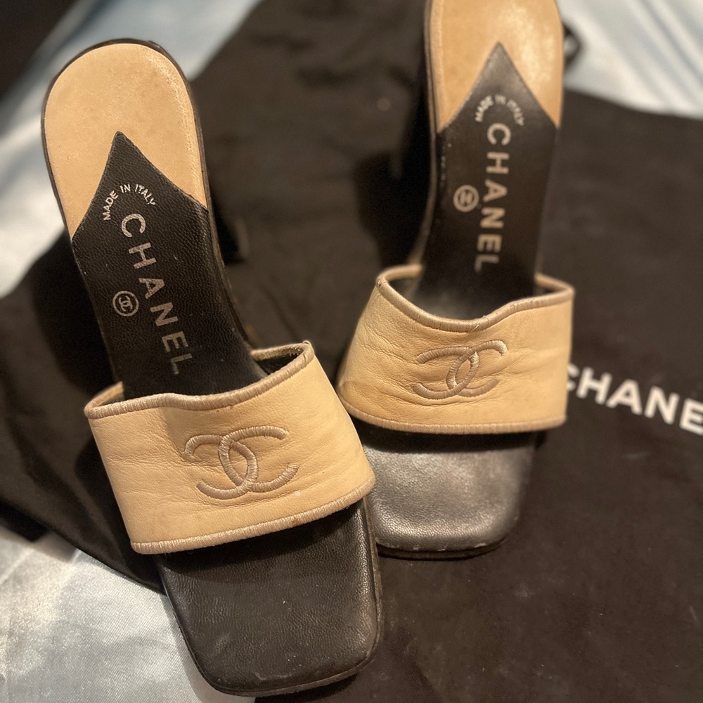 Chanel Women's Cream Mules - Picture 5 of 9